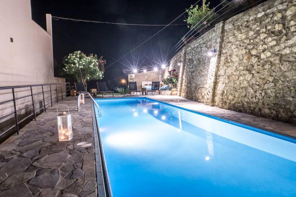 Villa Ventus, 40Sqm Private Pool & Hot Tub! Ruszoszpíti Kültér fotó