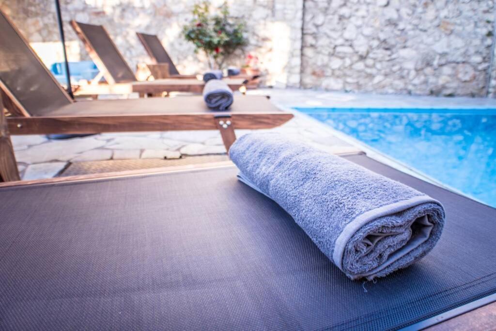 Villa Ventus, 40Sqm Private Pool & Hot Tub! Ruszoszpíti Kültér fotó